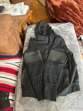 Rogue state hoodie size XLarge